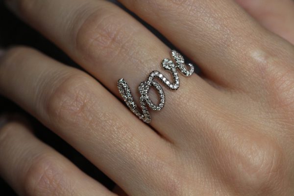 Diamond white gold cursive ring