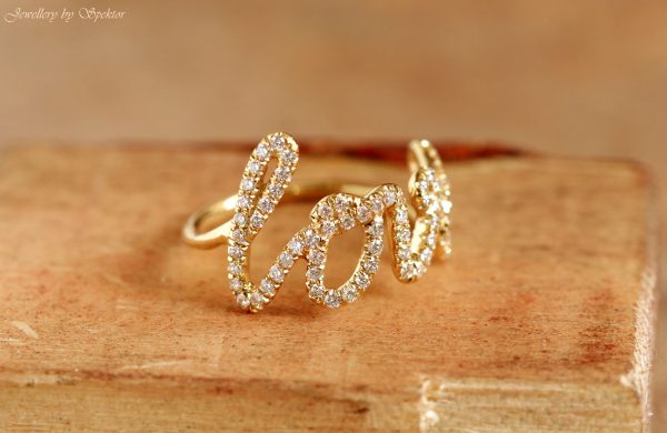 Diamond Yellow gold cursive ring