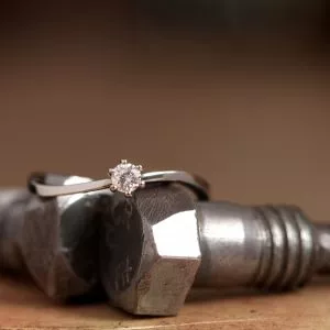 wavy diamond ring 18k white gold