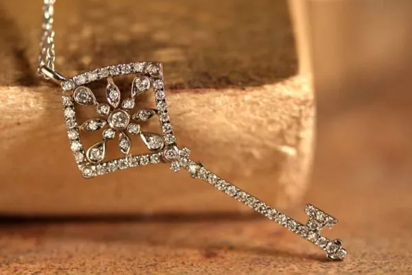14K White Gold Diamond Key Necklace - Image 4