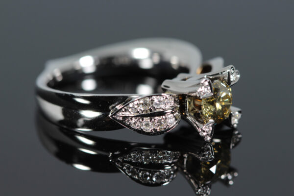 engagement diamond ring