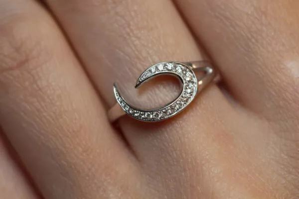 Wave Shape Diamond Ring 18K White Gold - Image 3