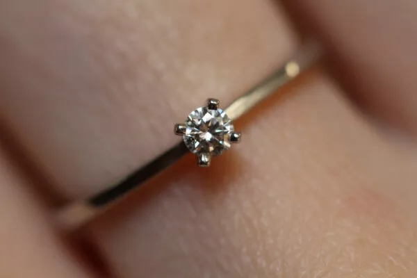Tiny diamond engagement ring 18K white gold - Image 3