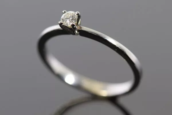 Tiny diamond engagement ring 18K white gold - Image 2