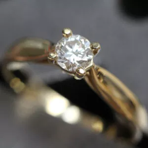 solitaire diamond engagement ring